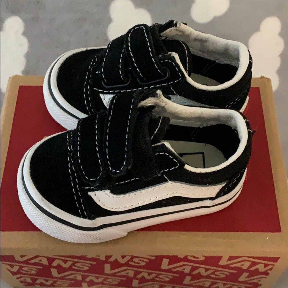 Vans - Picture 2 of 4